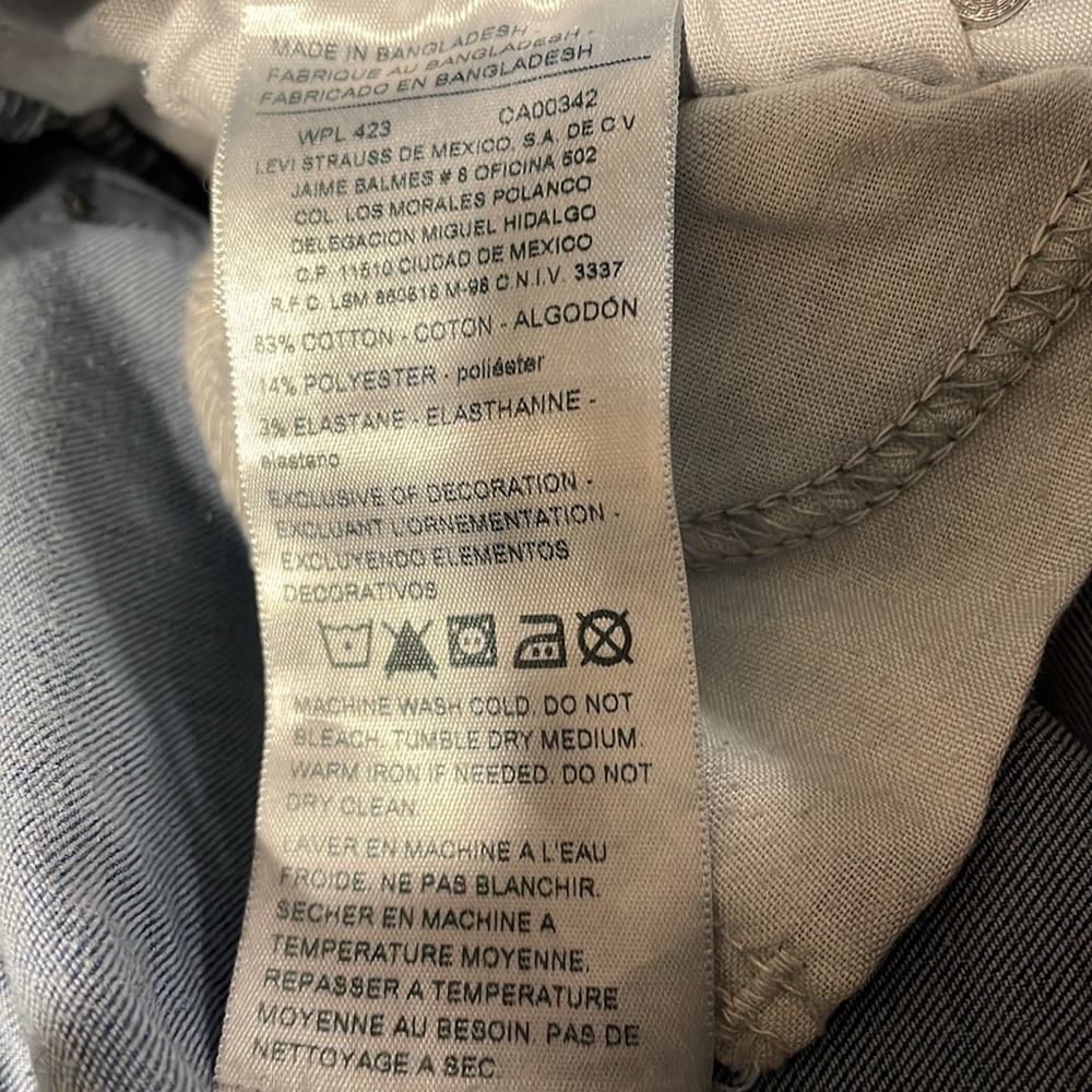 Denizen Jeans - Picture 6 of 12